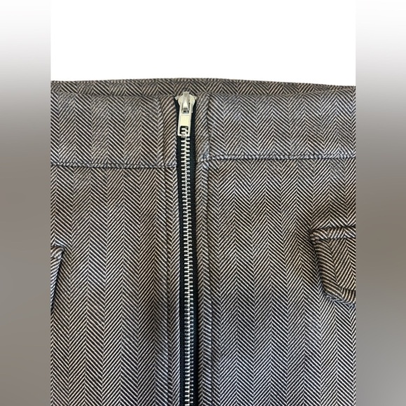 French Kiss Striped Zip Up Mini Skirt. Size:S Color: Brown - Picture 5 of 7
